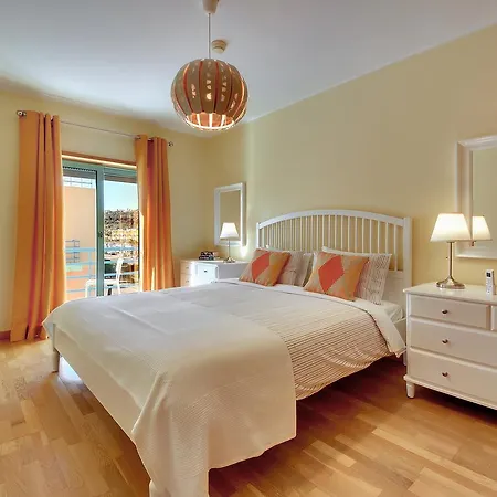 Marina Bay * Albufeira